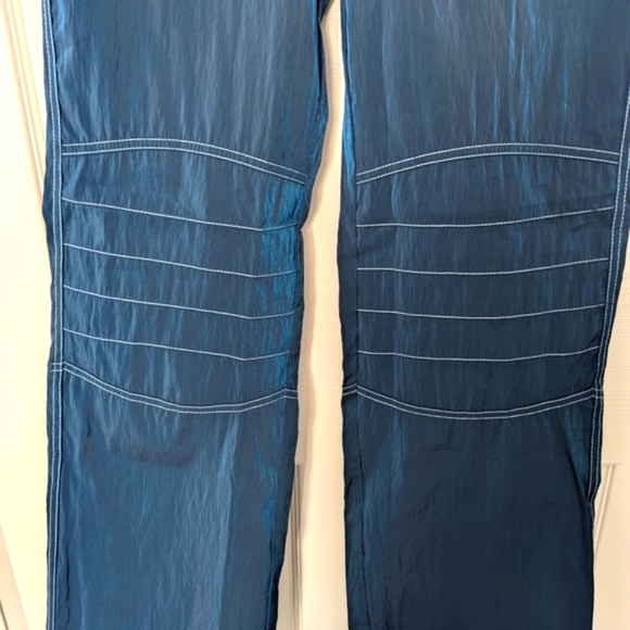 BNWOT Silence+Noise Women's Reflective Jogger/Track Pants with White Stitching - Picture 4 of 13